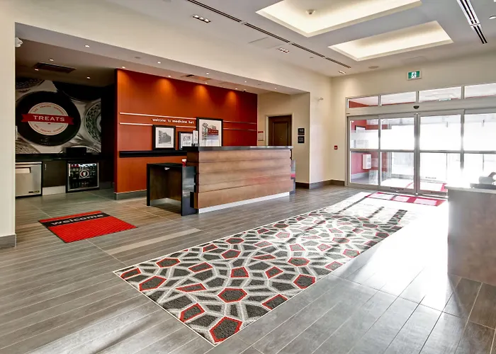 Hampton Inn&Suites - Medicine Hat