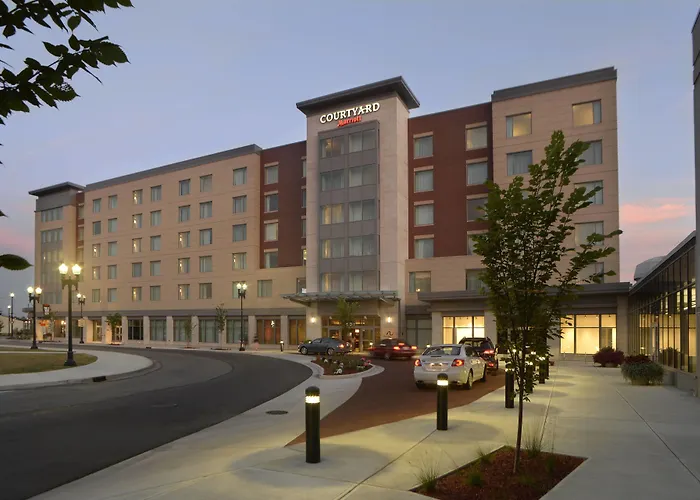 Courtyard By Marriott Muncie At Horizon Convention Center