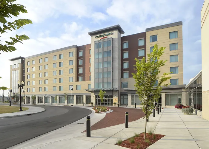 Courtyard By Marriott Muncie At Horizon Convention Center