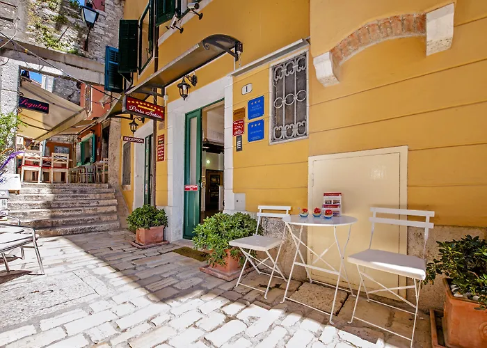 Guest House Sotto I Volti Centro Storico