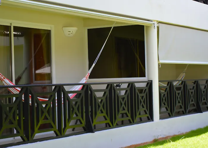 Hotel Niza Garden Suites