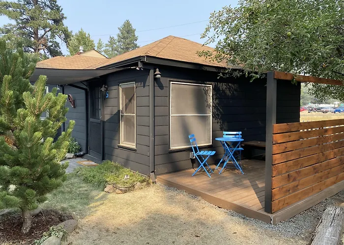 The Stranger Lodge - Pet Friendly