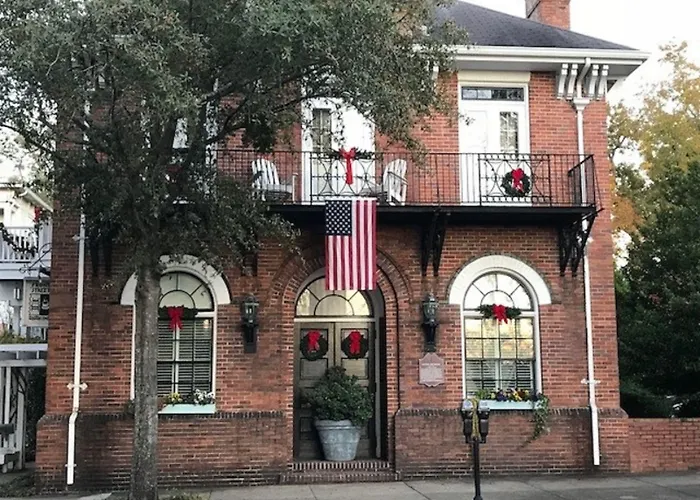 The Front Street Inn