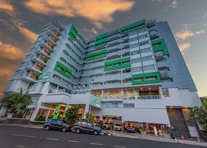 Whiz Prime Hotel Megamas Manado