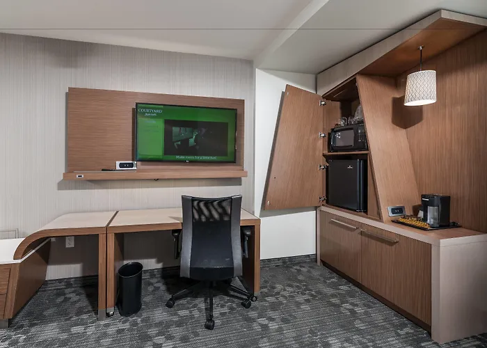 Courtyard By Marriott Boston Littleton