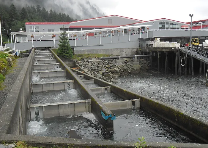Alaskan Hotel And Bar