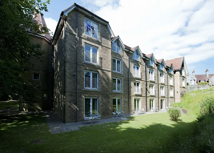 The Caledonian Island Hotel