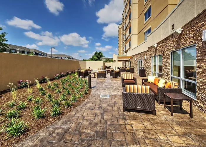 Courtyard By Marriott Westbury Long Island Hotel