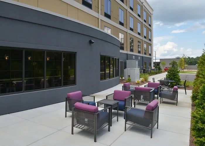 Holiday Inn Express And Suites Bryant - Benton Area By Ihg