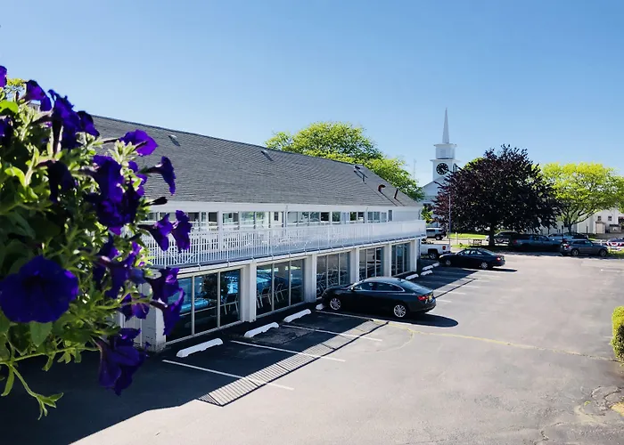 Hyannis Inn