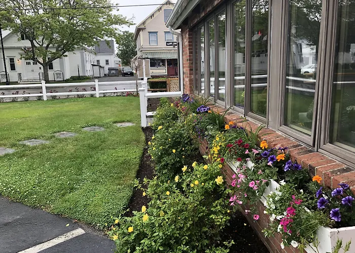 Hyannis Inn