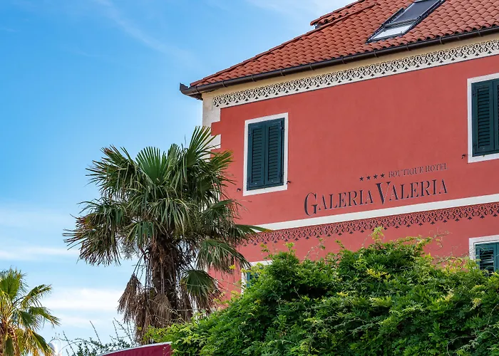 Galeria Valeria Seaside Downtown - Mag Quaint & Elegant Boutique Hotels Split