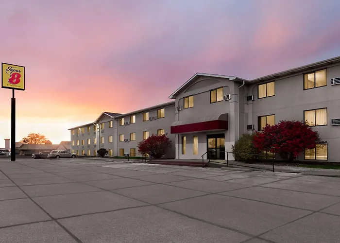 Super 8 By Wyndham Lincoln North