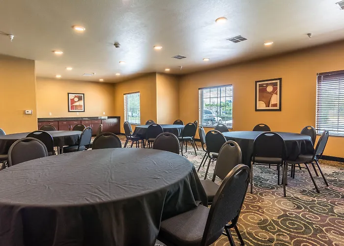 Cobblestone Hotel & Suites - Harborcreek