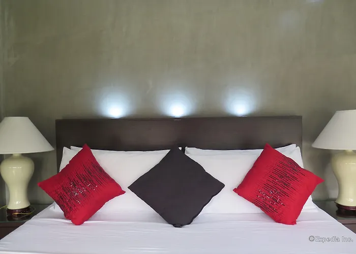 717 Cesar Place Hotel