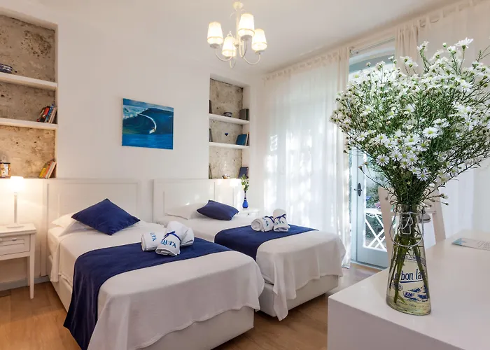 Alura Hotel