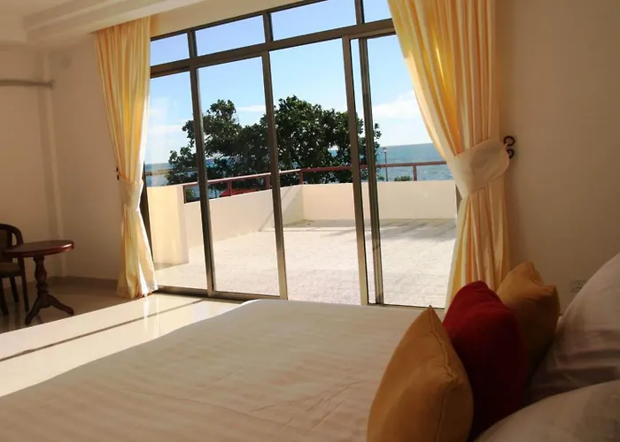 Emerald Hotel & Restaurant
