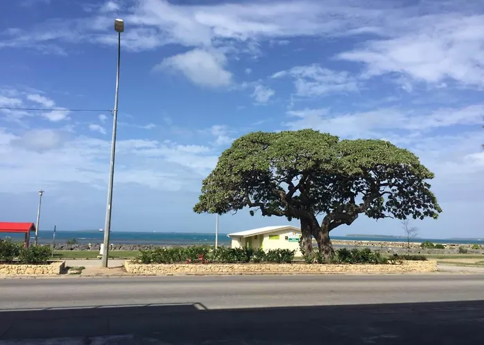 Emerald Hotel & Restaurant