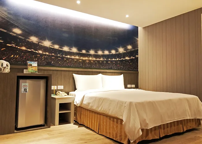 La Hotel-Baseball Theme Hall