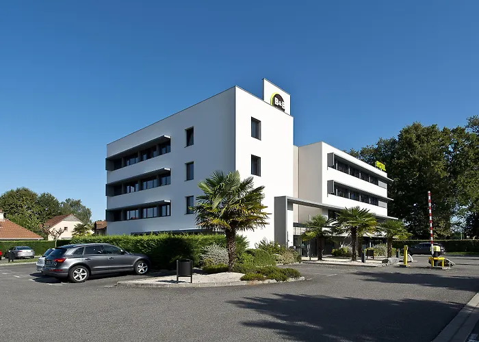 B&B HOTEL Pau Zénith