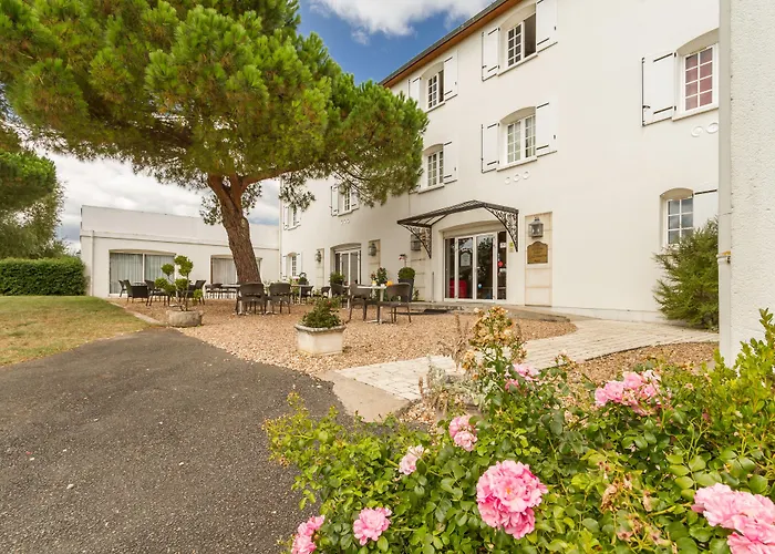 Logis Hotel Restaurant Des Chateaux