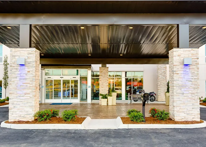 Holiday Inn Express & Suites Russellville By Ihg