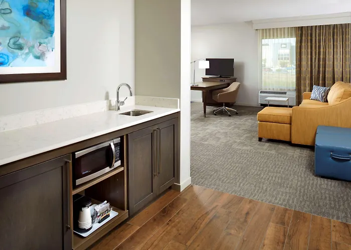 Hampton Inn & Suites Pittsburgh Airport South/Settlers Ridge