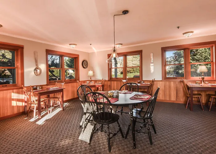 Wild Iris Inn