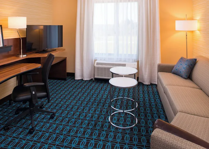 Fairfield Inn & Suites By Marriott Akron Stow