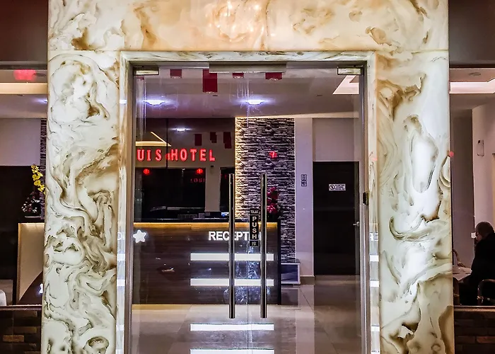 Louis Hotel