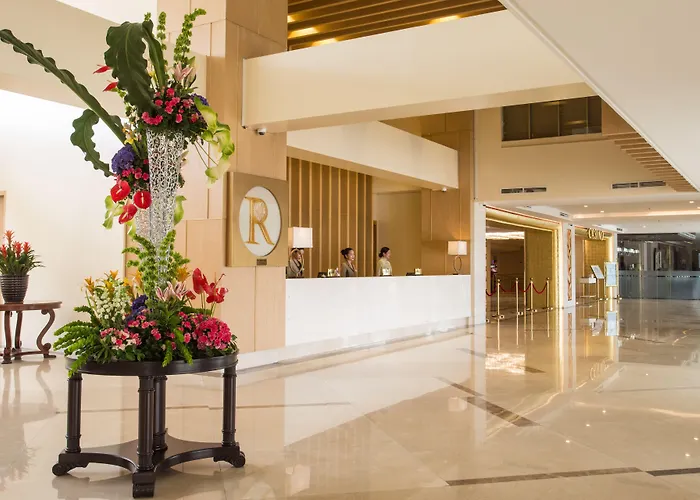 Royce Hotel & Casino