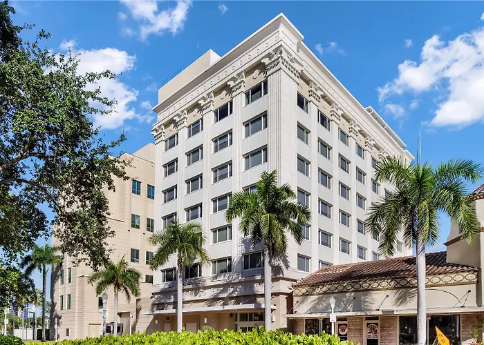 The Banyan Hotel Fort Myers Tapestry Collection By Hilton