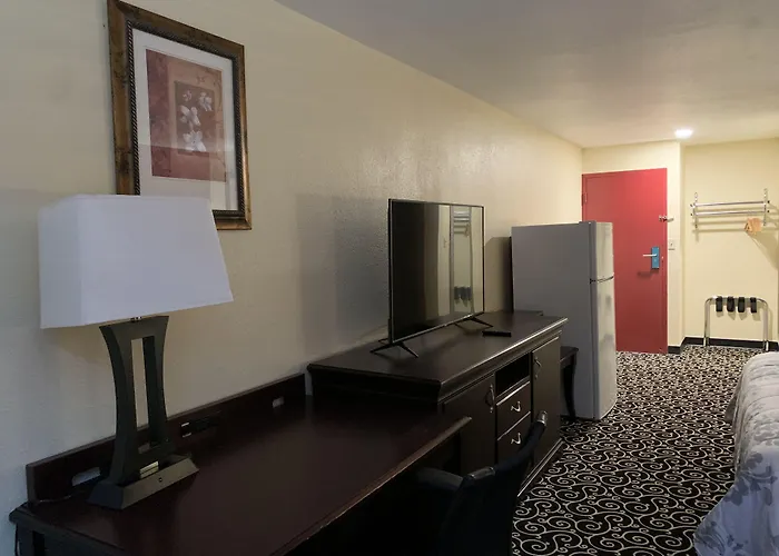 Fairbridge Inn Express Hiawatha