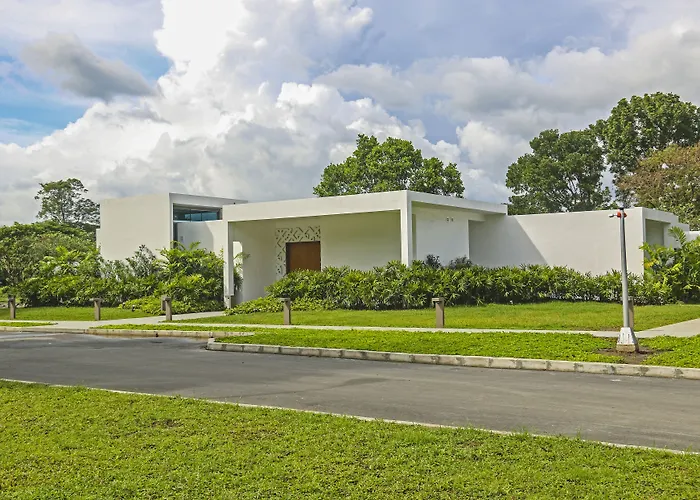 Quest Plus Conference Center, Clark