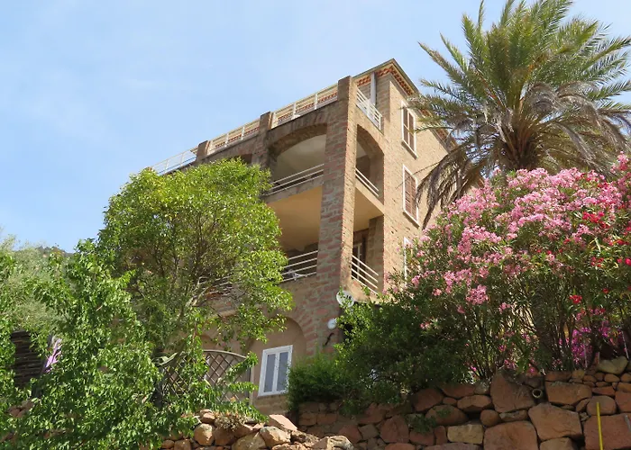 Hôtel Colombo- Porto Corse