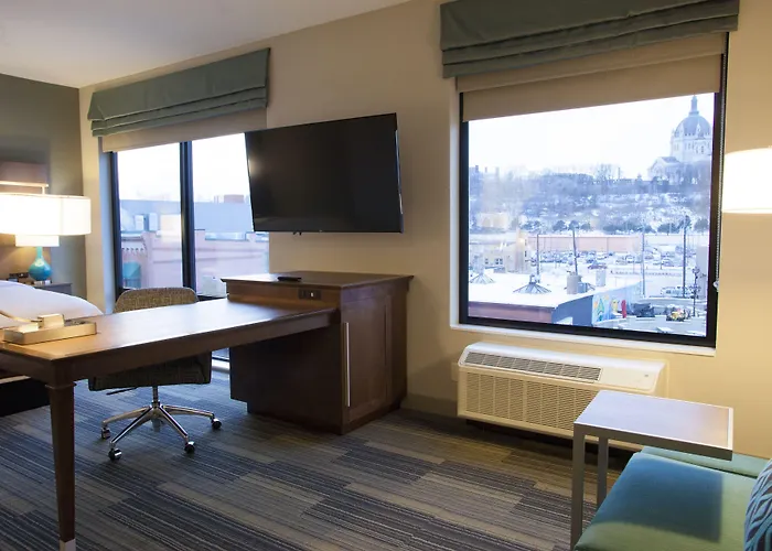 Hampton Inn & Suites St. Paul Downtown