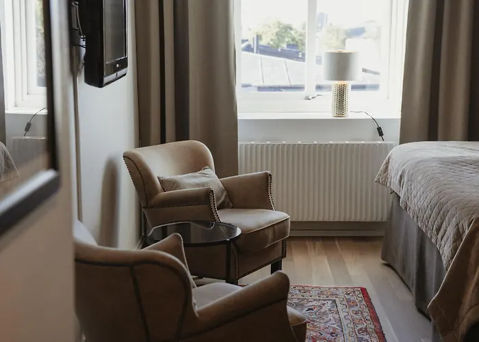 Home Hotel Cardinal