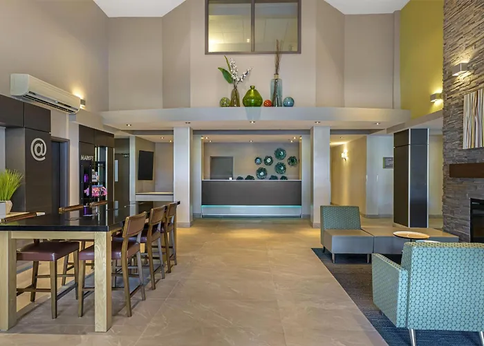Best Western Plus Dartmouth Hotel&Suites