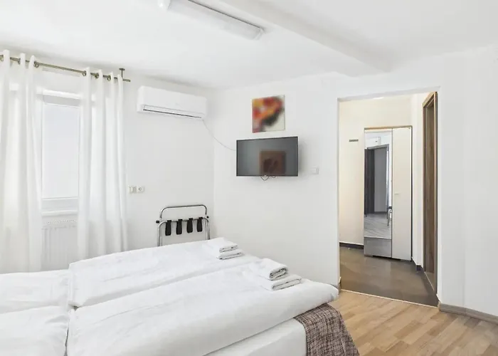 City Hotel