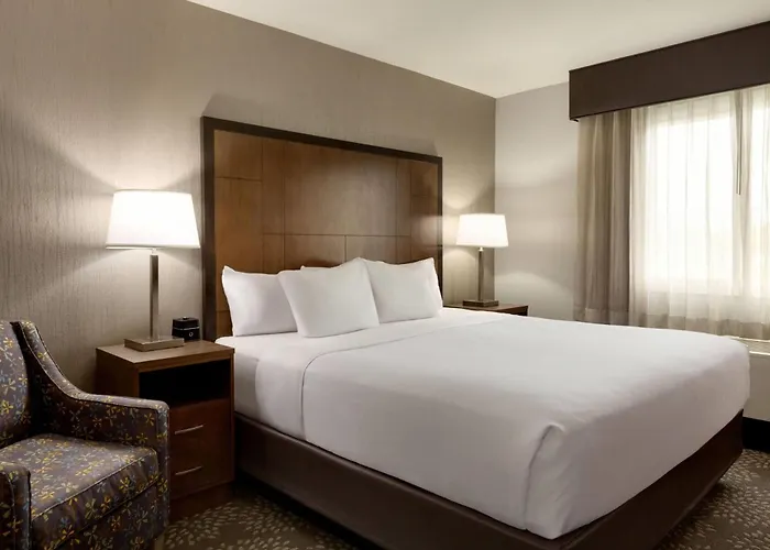 La Quinta By Wyndham Fairbanks Airport Hotel