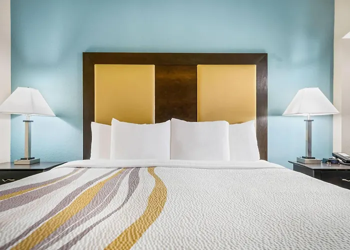 La Quinta By Wyndham Stonington-Mystic Area