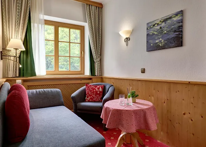 Hotel Alpenhof - Ruhige Wohlfuehloase Zwischen Muenchen, Dem Fuenf-Seenland Und Den Bergen, In S-Bahnnaehe