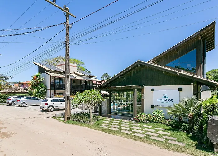 Pousada Rosa 08 - Café da manhã Gourmet, Suítes com Banheira a 150m do Centrinho da Praia do Rosa e Piscina Aquecida