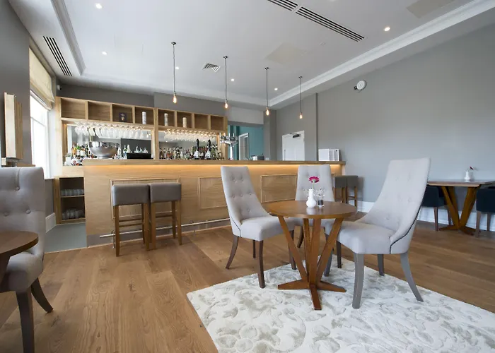 Yarrow Hotel