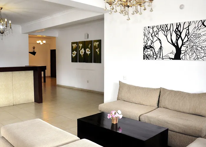 Laa Adams - The Luxurious Living