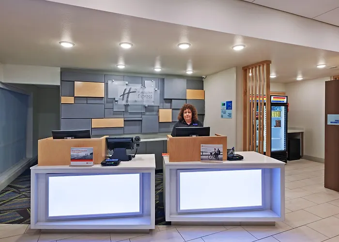 Holiday Inn Express & Suites Brenham South By Ihg