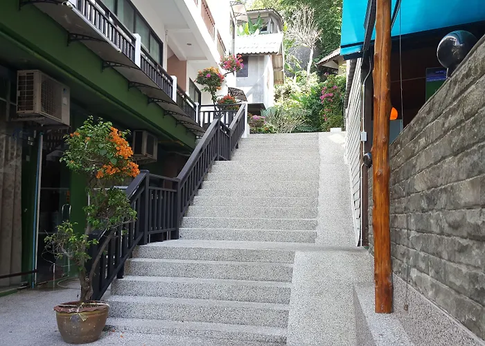 Kata Beachwalk Hotel And Bungalows