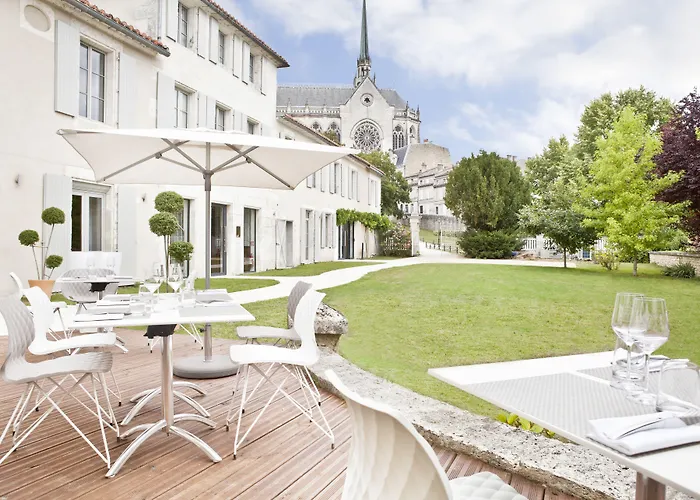 Hotel Le Saint Gelais