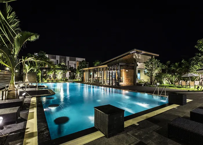 Cresco Hotel Buriram
