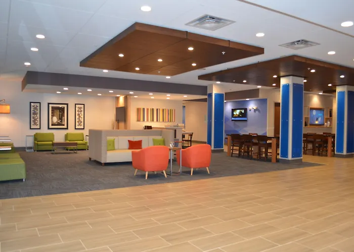 Holiday Inn Express & Suites - Charlotte Ne - University Area By Ihg